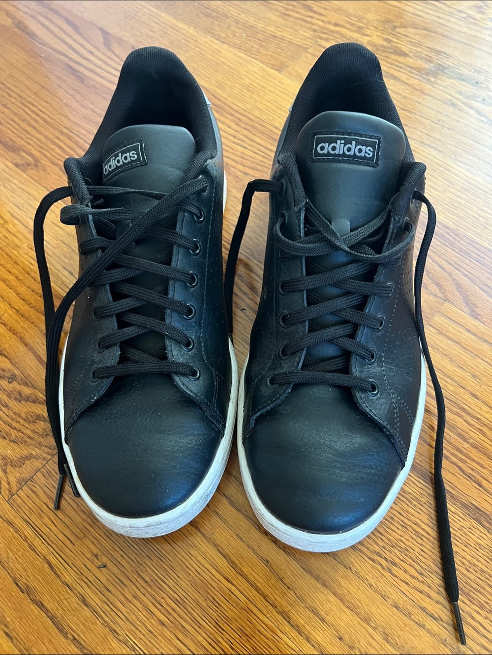 adidas cloudfoam advantage Black Low-Top Leather Sneakers size men’s 11